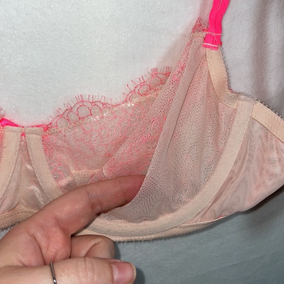 🌟 NWT 🌟 Victoria Secret Very Sexy Unlined Demi Lace sz 32DD - Picture 6 of 7